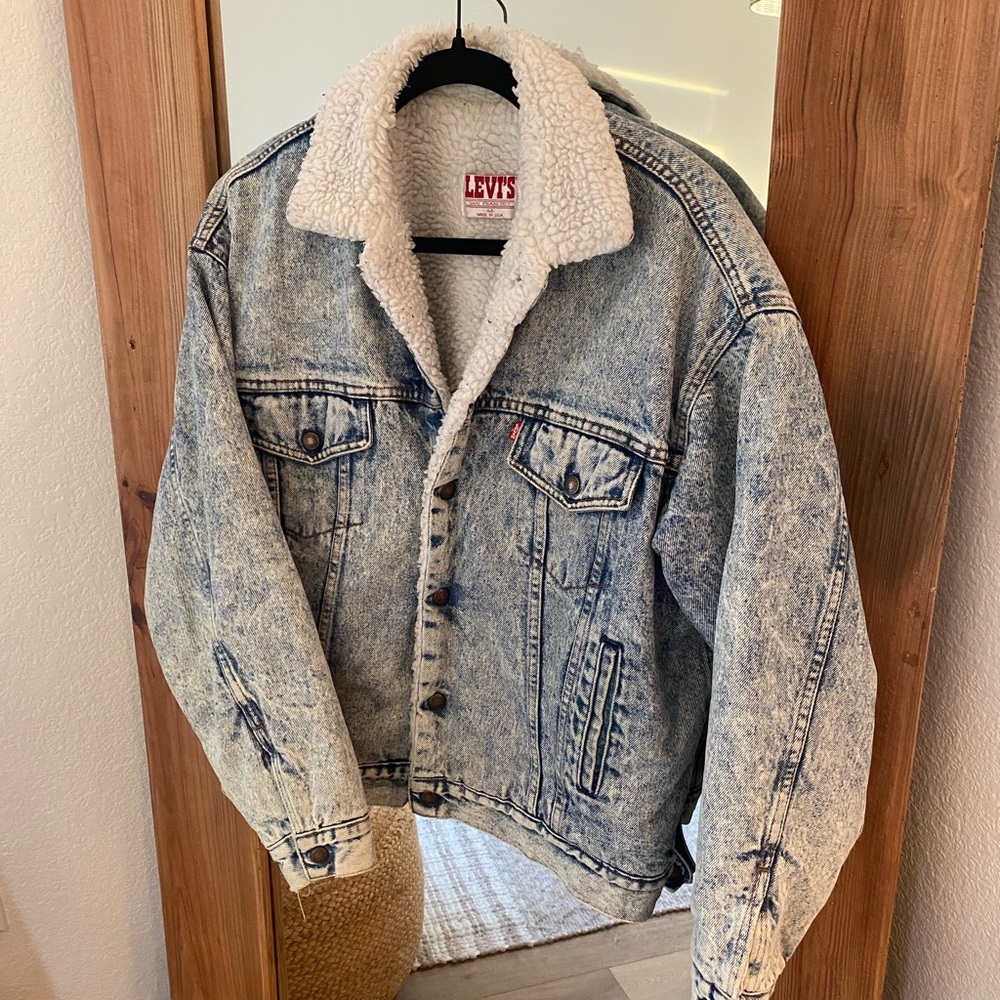 Levi's Blue Denim Jacket with White Sherpa Lining